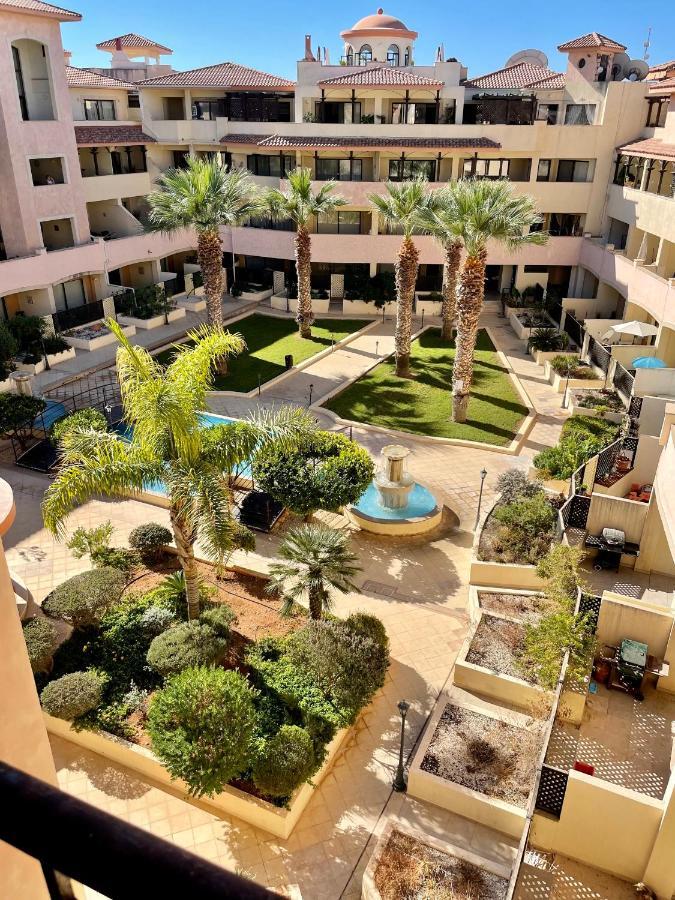 109 Queens Gardens, Paphos Apartment Exterior photo