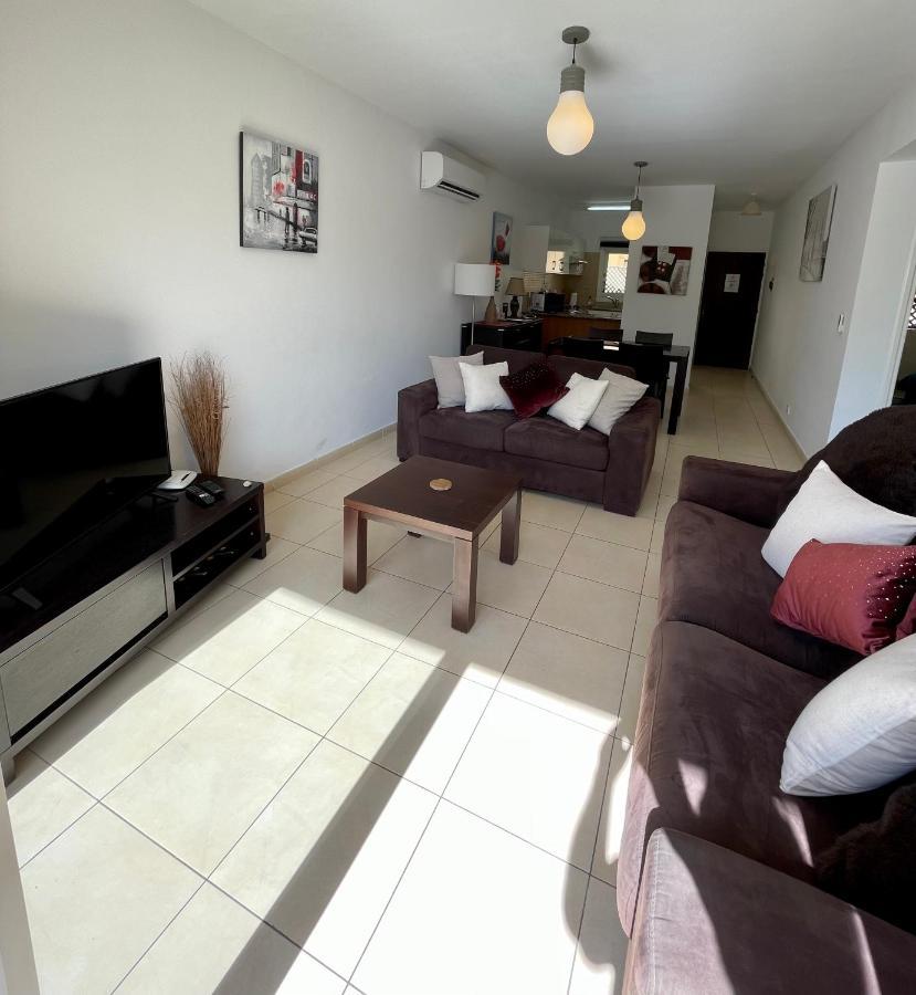 109 Queens Gardens, Paphos Apartment Exterior photo