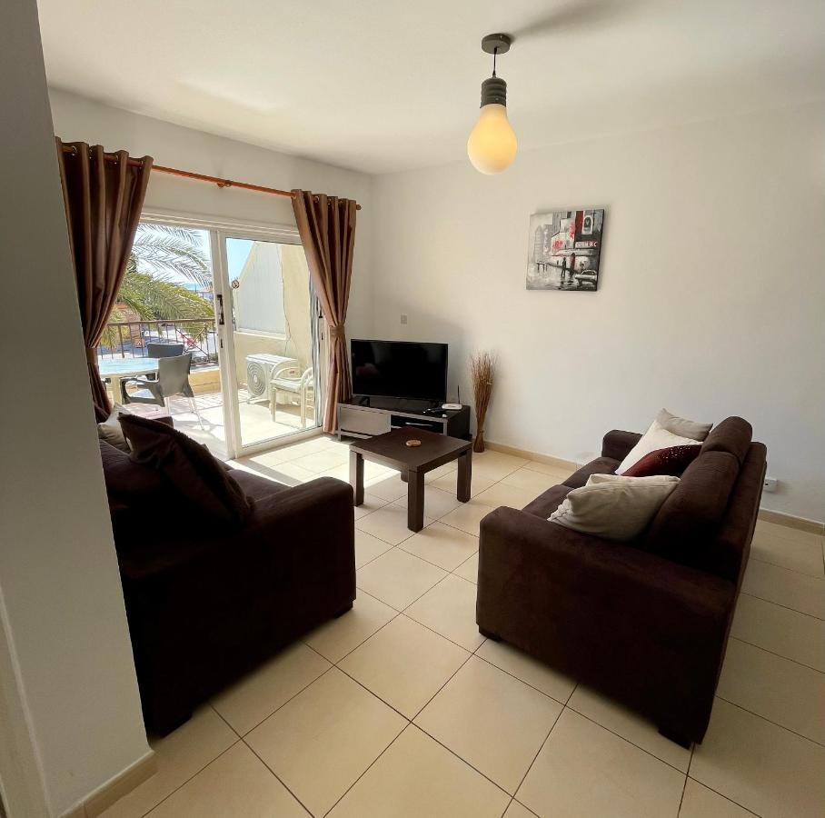 109 Queens Gardens, Paphos Apartment Exterior photo