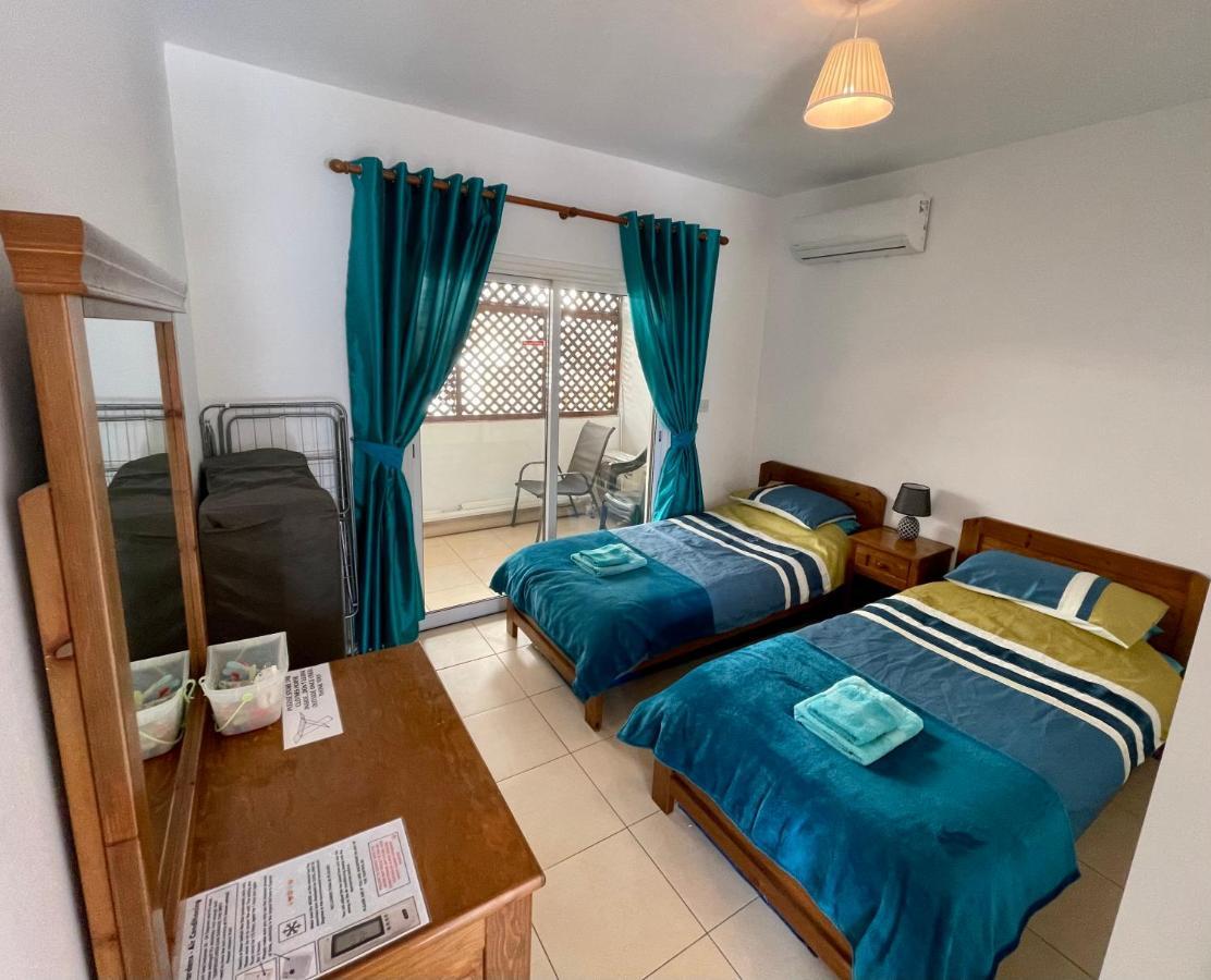 109 Queens Gardens, Paphos Apartment Exterior photo